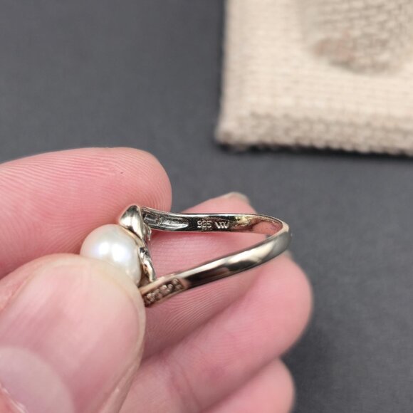 Size 6 Sterling Silver Genuine Pearl With Diamond Accents Band Ring A6190 - Picture 4 of 7